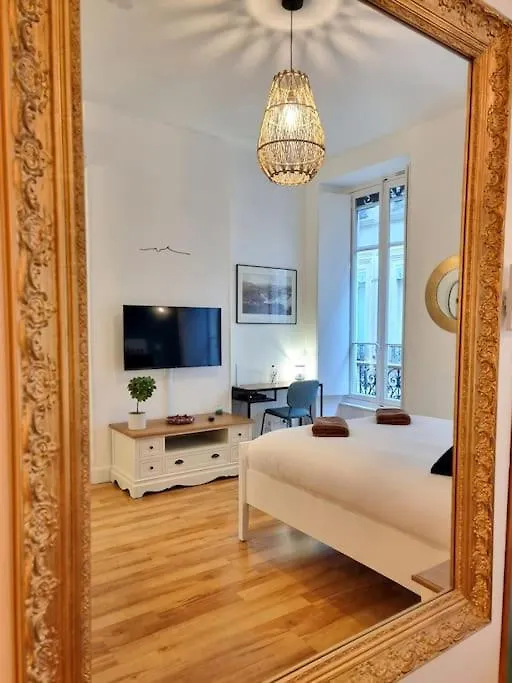 The Republik - Studio Haussmannien Pres Du Panier Marseille 0*,